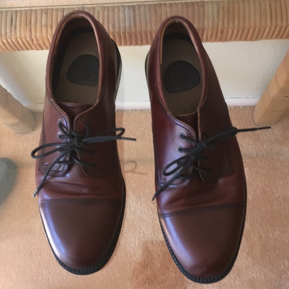 dockers cap toe oxford